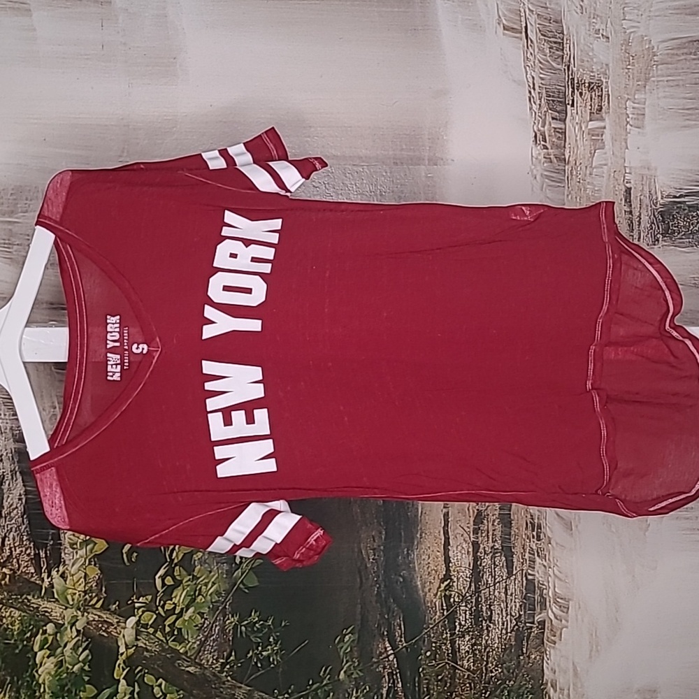 Torrid Women Small sheer burgundy New York short sleeve sporty Oversized top